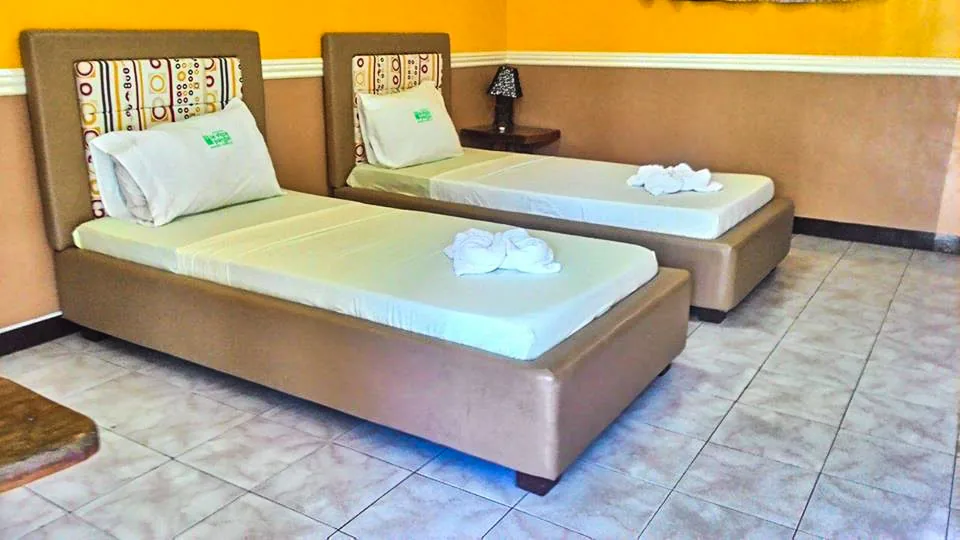 Single Cottage lounge
